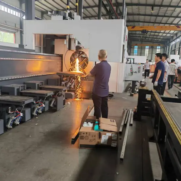Industriaren berritzea liderra: laser hodien ebaketa teknologia aurreratua sakon