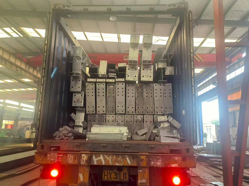 Neurrira egindako altzairuzko egitura Landare galbanizatua Falkland uharteetara bidali da