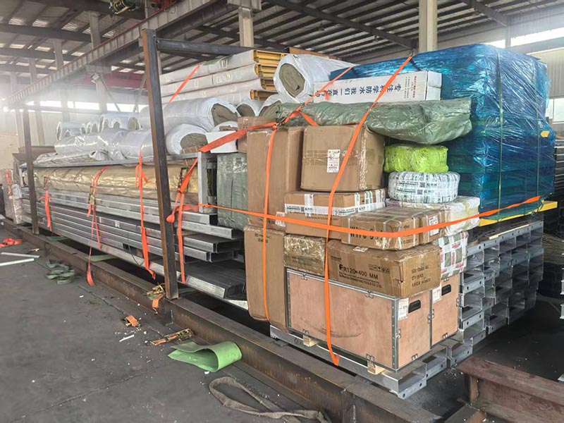 Mayotte pertsonalizatutako altzairuzko egitura bidalketa berriak